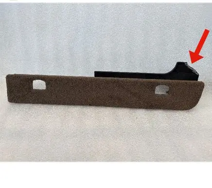 Volkswagen Touareg I Other trunk/boot trim element 7L6863527K