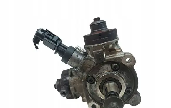 BMW X6 E71 Fuel injection high pressure pump 0445010645