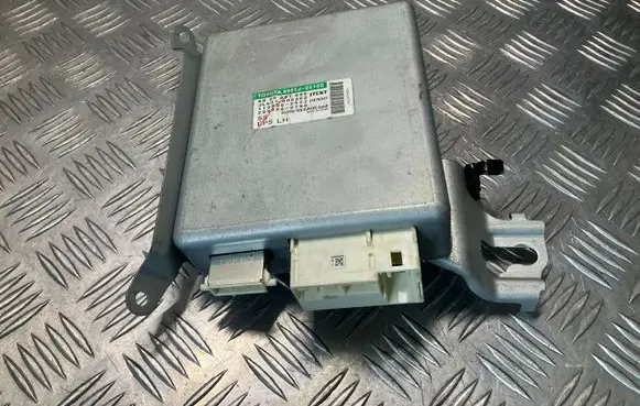 Toyota Avensis T270 Power steering control unit/module 8965005100