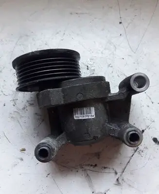 Mazda 5 Generator/alternator belt tensioner