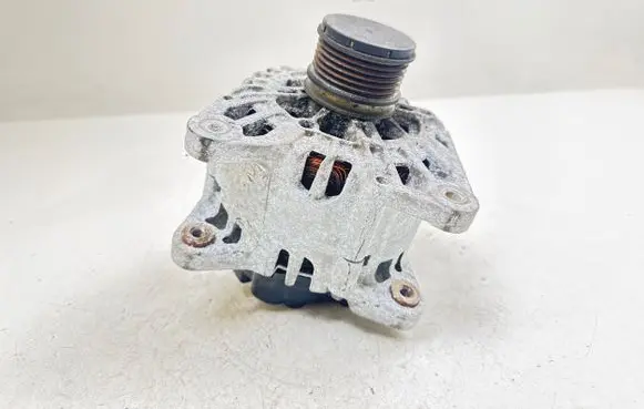 Dacia Duster Generator/alternator 2612249B 213010690