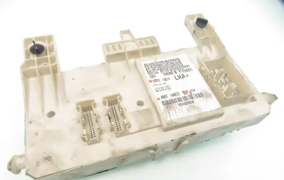 Ford Focus Central body control module 4M5T14A073BF 6M5T14014LHA