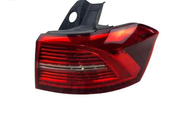 Volkswagen PASSAT B8 Rear/tail lights 3G9945208
