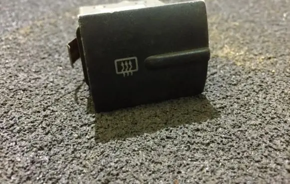 Seat Leon (1M) Windscreen/window heater switch