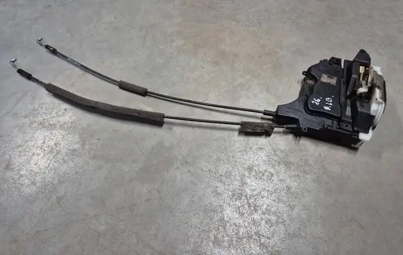 Mitsubishi L200 Front door lock