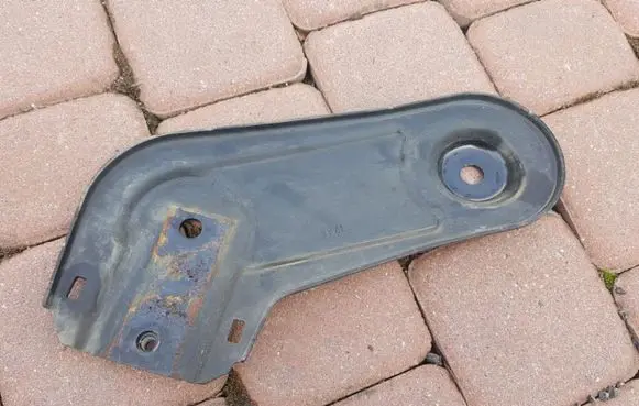 Opel Astra J Engine mounting bracket 13266388