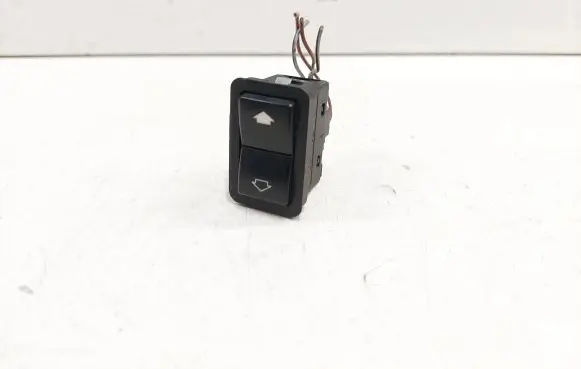BMW 5 E39 Electric window control switch 8368974