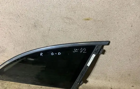 Mercedes-Benz R W251 Rear side window A2516740227