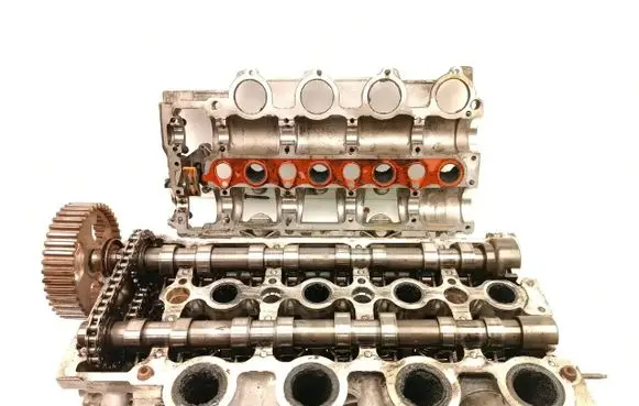 Citroen C4 II Engine head 9688418110 9682446510