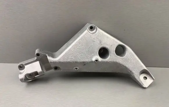 BMW X3 E83 Engine mounting bracket 3418697 22113418697 3332275