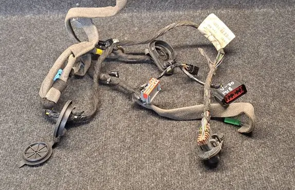 Volvo V70 Rear door wiring loom 31374824