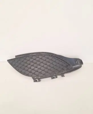 Mercedes-Benz A W176 Front bumper lower grill A1768850322 280060027