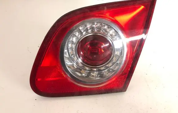 Volkswagen PASSAT B6 Tailgate rear/tail lights