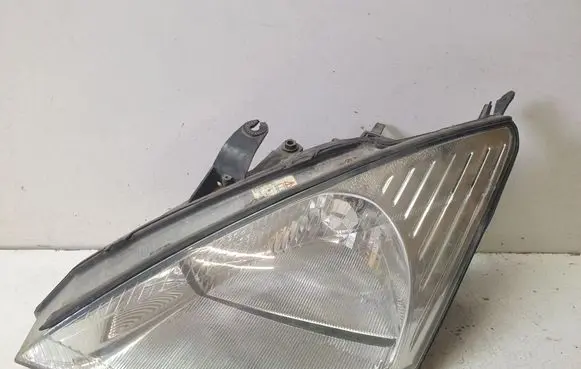 Ford Focus Headlight/headlamp 4022361