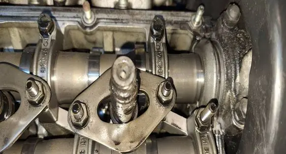 Audi A6 S6 C5 4B Fuel injector 