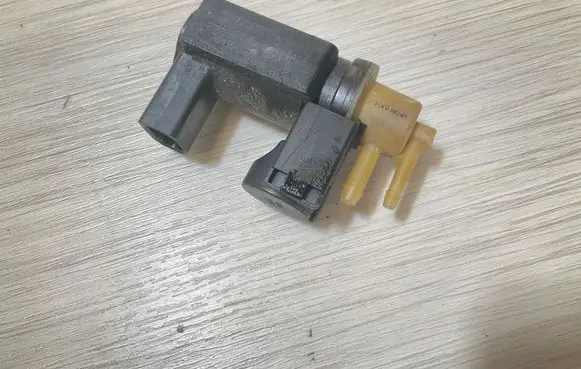 Volvo XC90 Turbo solenoid valve 31339808