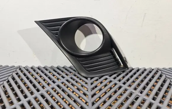 Lexus CT 200H Front fog light trim/grill 5211376040