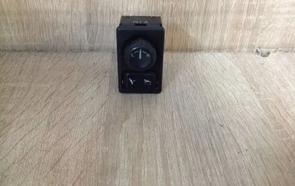 Nissan X-Trail T30 Wing mirror switch