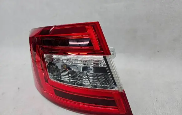 Skoda Octavia Mk3 (5E) Rear/tail lights 185311-01