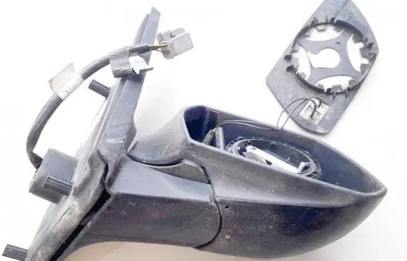 Ford Mondeo Mk III Plastic wing mirror trim cover e9014119