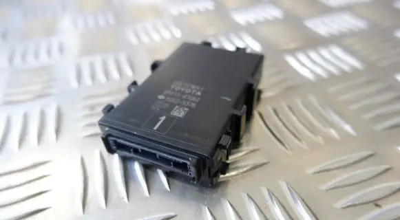 Toyota Prius (XW50) Gateway control module 8911147062