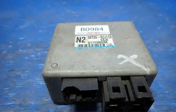 Suzuki Swift I Power steering control unit/module 38720-63J10