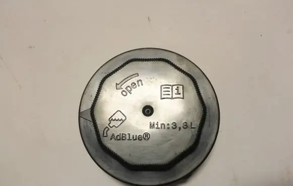 Citroen C4 II Picasso Adblue tank cap 