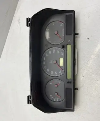 Volvo V70 Speedometer (instrument cluster) 9451530