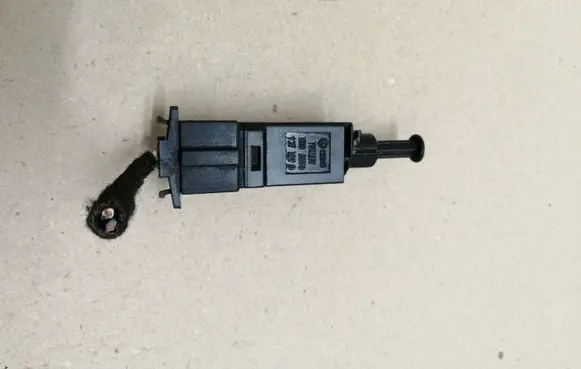 Clutch pedal sensor
