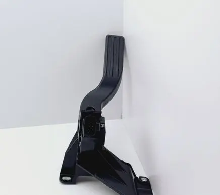 Ford Mondeo Mk III Accelerator throttle pedal 2S719F836DA