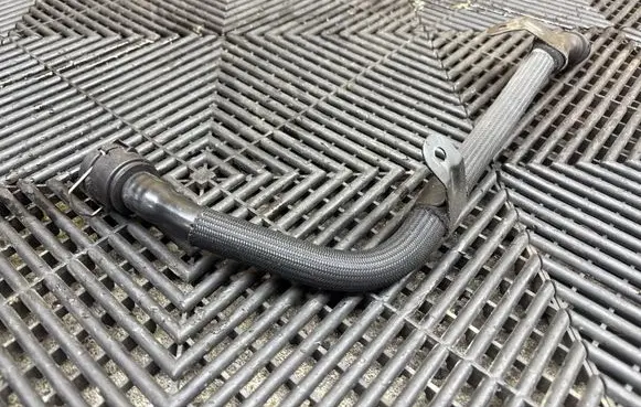 Alfa Romeo Stelvio Engine coolant pipe/hose