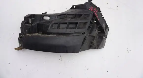 Nissan Qashqai Front bumper mounting bracket LIZG