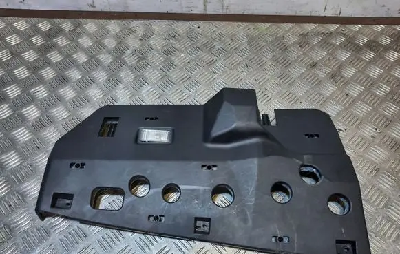 Volkswagen Touareg II Dashboard lower bottom trim panel 7P1863082