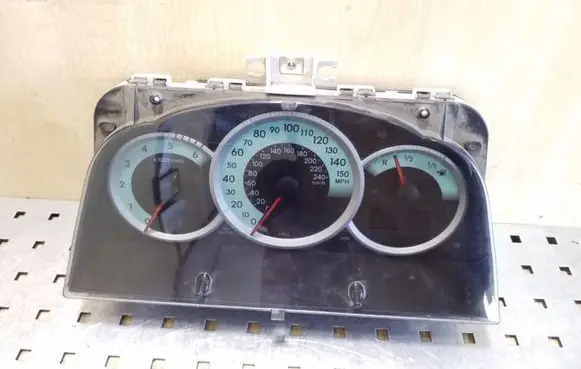 Toyota Corolla Verso E121 Speedometer (instrument cluster) 838000F080 MB2574303090