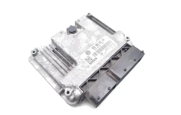 Volkswagen Golf V Engine control unit/module 03G906021KQ 0281013233