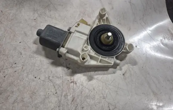 Mercedes-Benz R W251 Rear door window regulator motor A2518200108 996150200