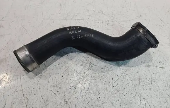 Mercedes-Benz C W204 Intercooler hose/pipe A2045281882 3099DB34 L22356D