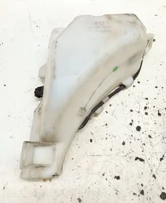 Windshield washer fluid reservoir/tank