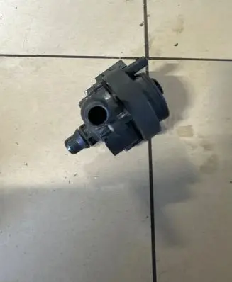 BMW 5 G30 G31 Electric auxiliary coolant/water pump 8605322