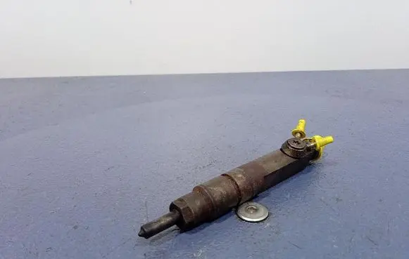 Volvo S70 V70 V70 XC Fuel injector 046130201F