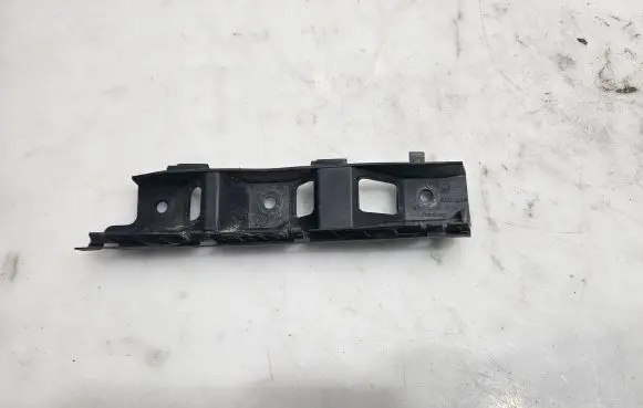Volkswagen PASSAT B6 Front bumper mounting bracket 3C0807183