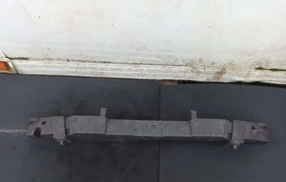 Audi Q3 8U Front bumper foam support bar 8U0807550D