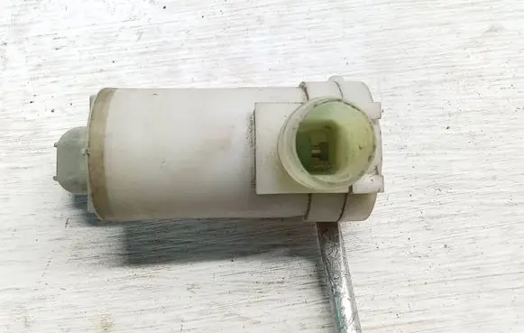 Nissan Patrol Y61 Windscreen/windshield washer pump 2224621A