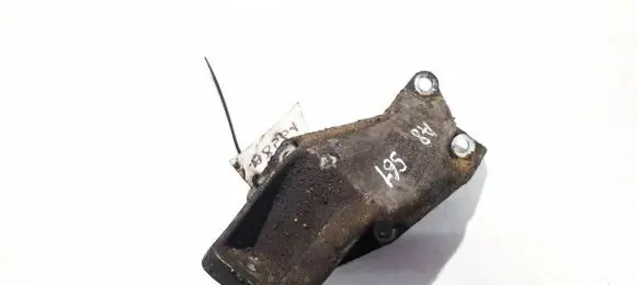 Audi A4 S4 B5 8D Engine mounting bracket 8d0199307l