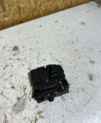 Mercedes-Benz E W212 Seat control switch A2048701858 03467811