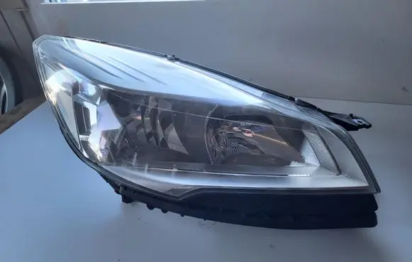 Ford Kuga II Headlight/headlamp