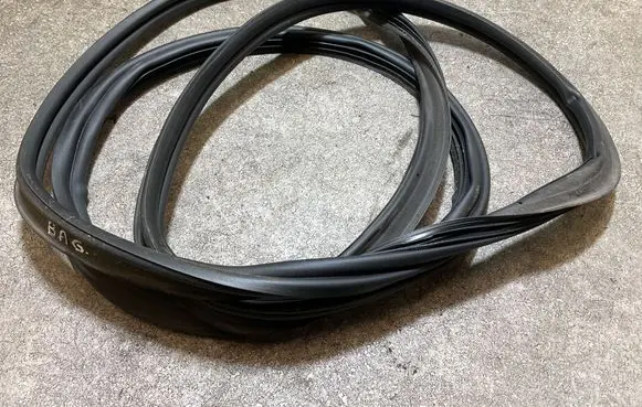 MG MG4 ev Trunk rubber seal (body) 