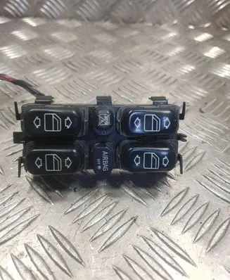 Mercedes-Benz A W168 Electric window control switch 1688206810 03753201