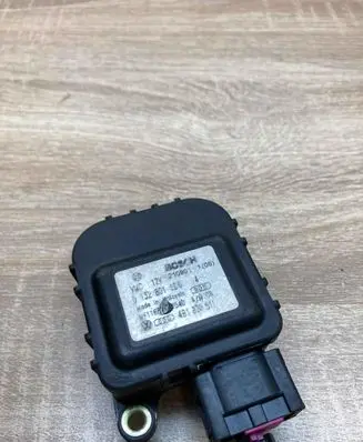 Audi A6 S6 C5 4B Air flap motor/actuator 4B1820511 0132801126 WITHPLUG