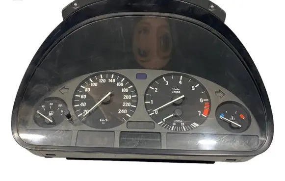 Speedometer (instrument cluster)